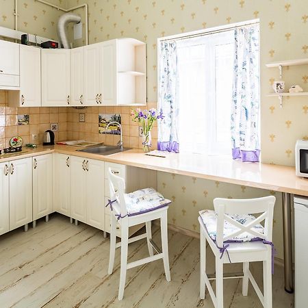 Lovely Apartment In The City Center Lviv Exterior foto