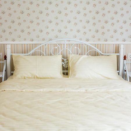 Lovely Apartment In The City Center Lviv Exterior foto