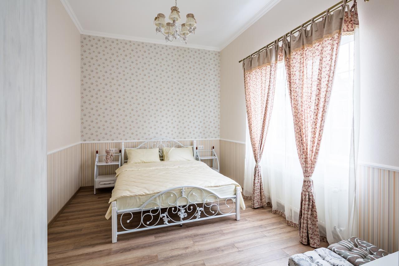 Lovely Apartment In The City Center Lviv Exterior foto